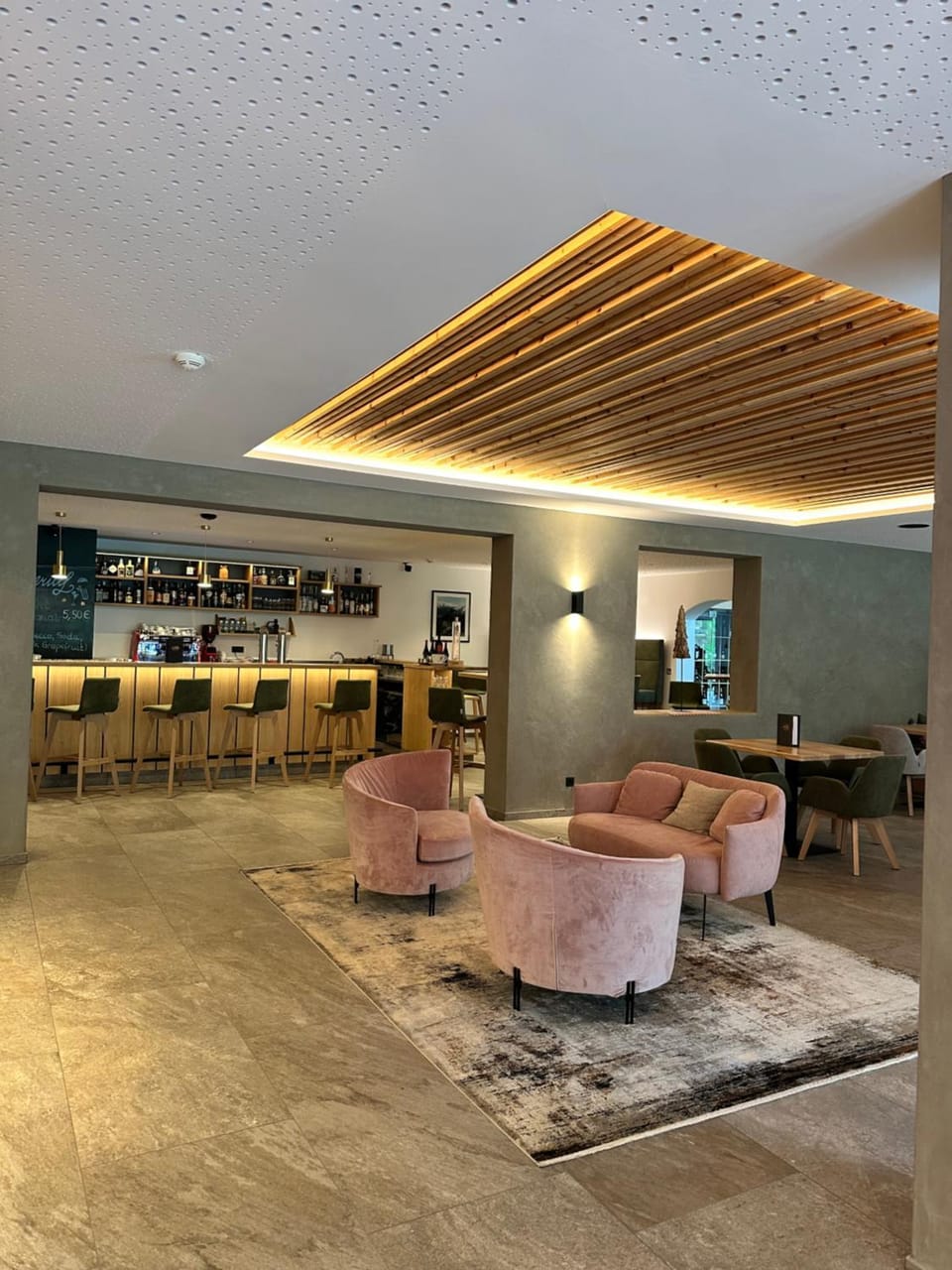 Lounge or bar, Seating area