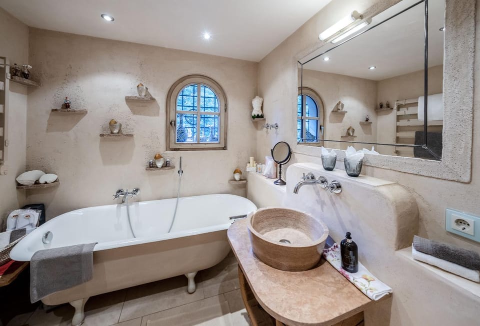 Bathroom, Bath, towels