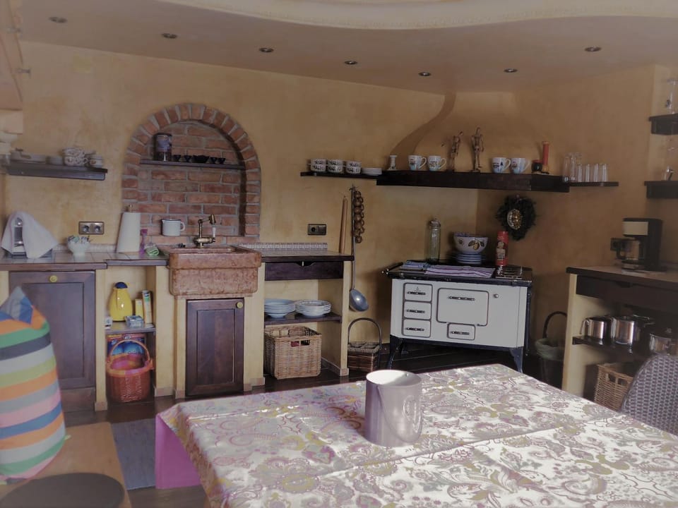 Coffee/tea facilities, View (from property/room), Balcony/Terrace, Kitchen or kitchenette, Seating area, dishwasher, microwave, stove, toaster
