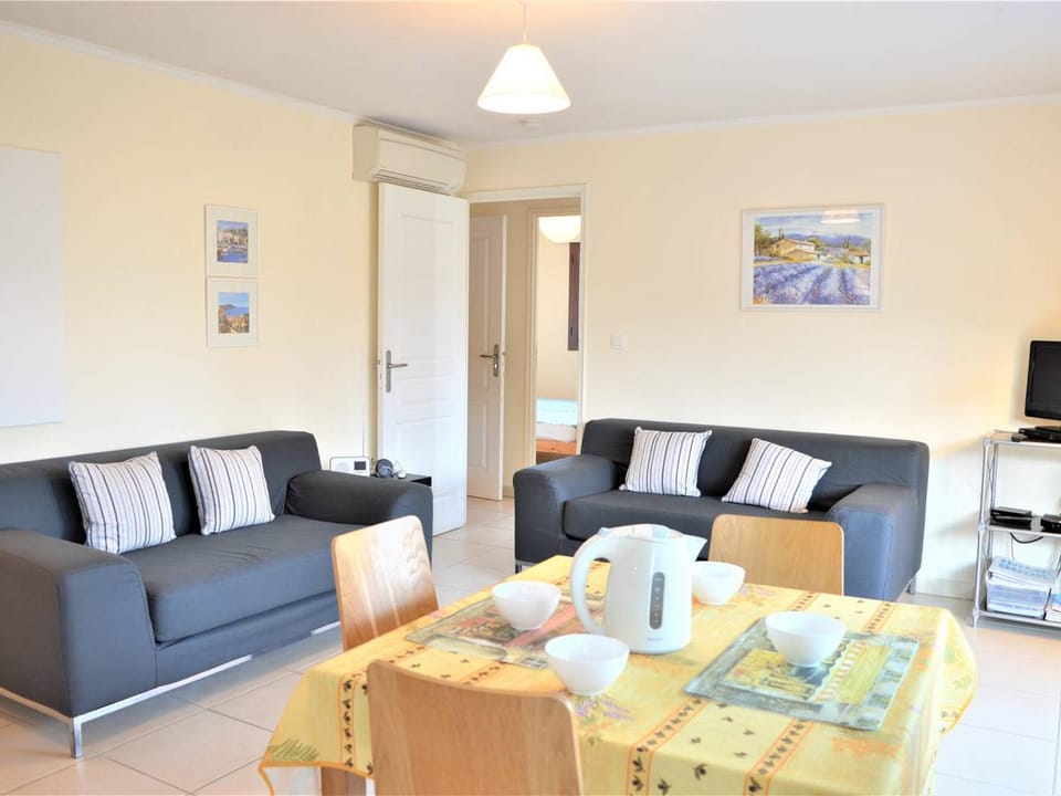 Appartement T3 lumineux avec terrasse, climatisation, garage et Wifi à 2 pas des plages - Cavalaire - FR-1-226B-34 Apartment in Cavalaire-sur-Mer