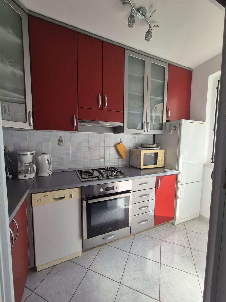 microwave, kitchen