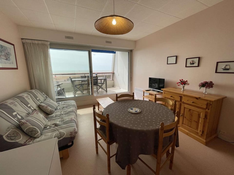 Appart. 2 pièces à 100m de la plage, 4 couchages, Parking, Lave-vaisselle, Animaux admis - FR-1-224C-133 Apartment in Saint-Jean-de-Monts