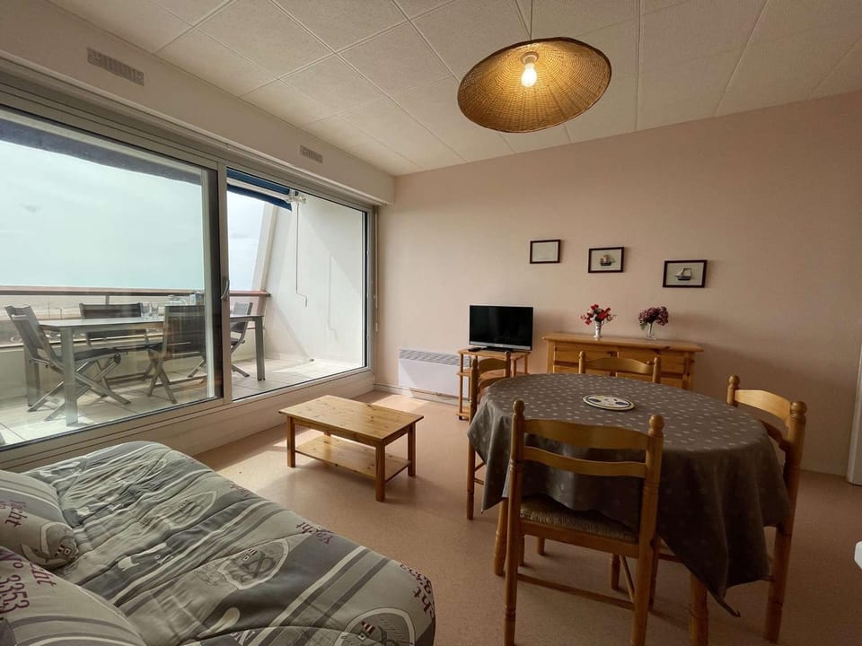 Appart. 2 pièces à 100m de la plage, 4 couchages, Parking, Lave-vaisselle, Animaux admis - FR-1-224C-133 Apartment in Saint-Jean-de-Monts