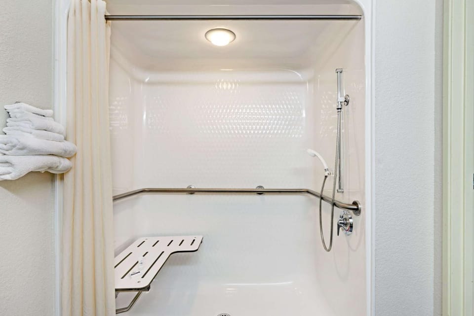 Bathroom, Photo of the whole room, On site