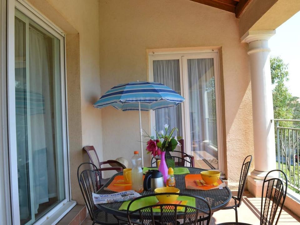 Appartement 3 pièces avec terrasse, piscine, parking et navette plage à Sainte-Maxime - FR-1-226-189 Apartment in Sainte-Maxime