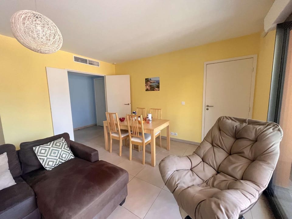 Appartement de vacances climatisé avec terrasse et garage au cœur du centre historique de Fréjus - FR-1-226A-290 Apartment in Fréjus