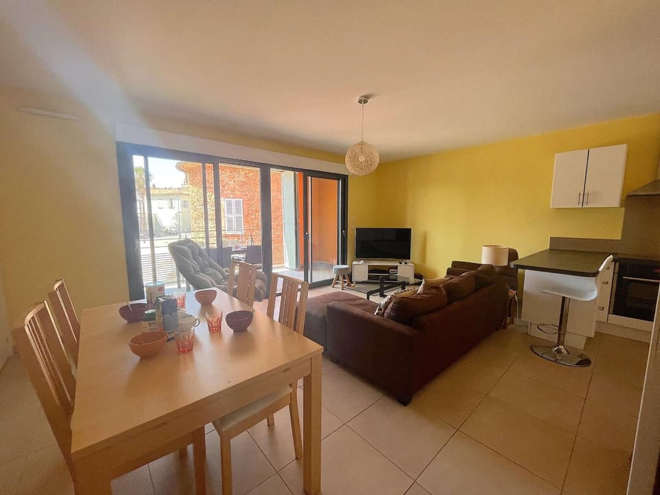 Appartement de vacances climatisé avec terrasse et garage au cœur du centre historique de Fréjus - FR-1-226A-290 Apartment in Fréjus