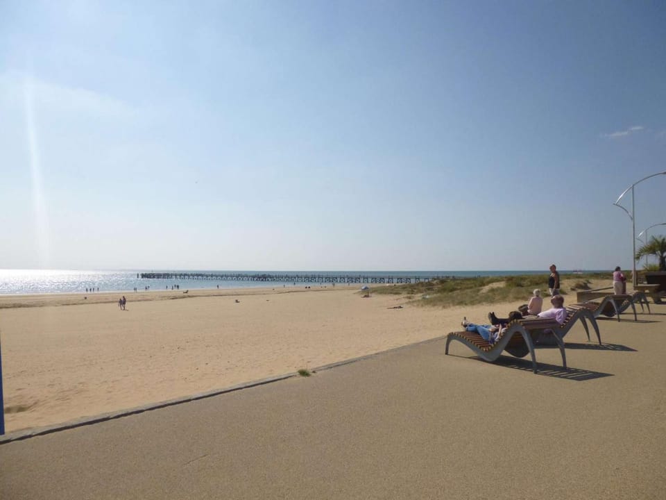 Appartement face mer avec balcon, 50m plage, 5 couchages, parking, Saint-Jean-de-Monts - FR-1-224C-187 Apartment in Saint-Jean-de-Monts