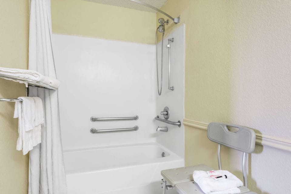 Bathroom, Photo of the whole room, On site