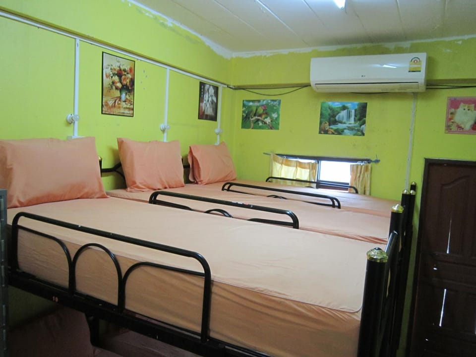 bunk bed