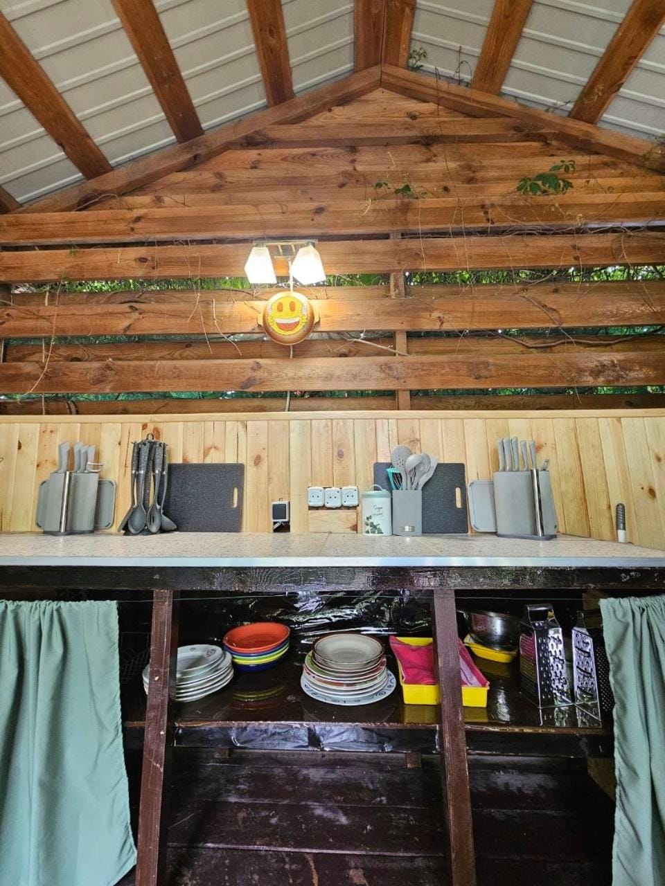 BBQ facilities, Coffee/tea facilities, Communal kitchen