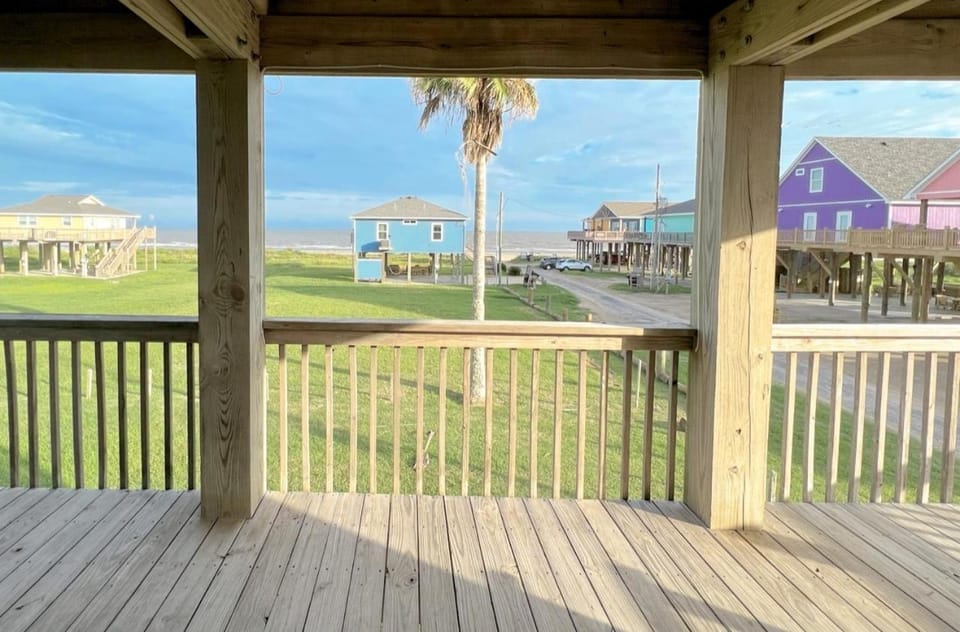 Abby Sands Castle Home House in Bolivar Peninsula