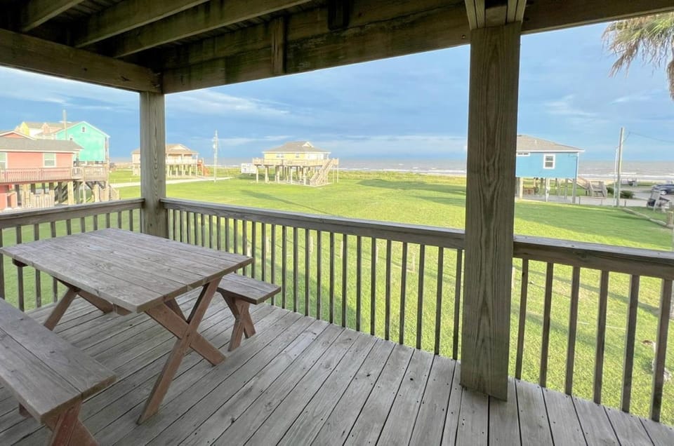 Abby Sands Castle Home House in Bolivar Peninsula