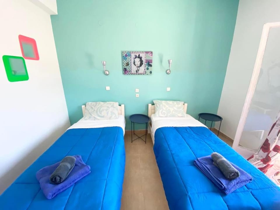 Bedroom, towels