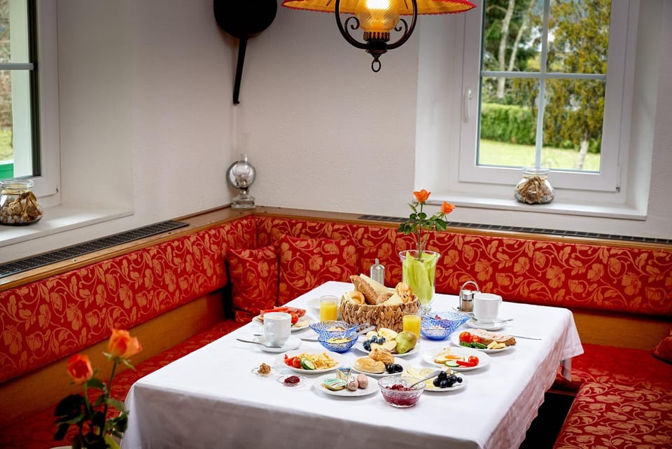 Food close-up, Winter, Summer, Garden, Coffee/tea facilities, View (from property/room), Food and drinks, Decorative detail, Food, Guests, Entertainment, Breakfast, Buffet breakfast, Drinks, Family, internet