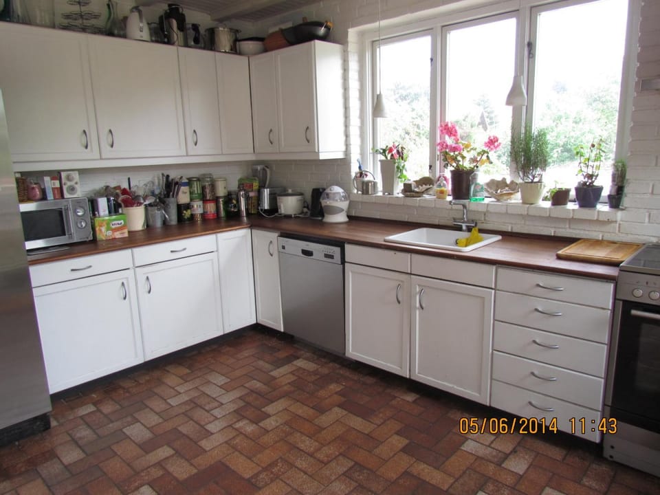 Coffee/tea facilities, Kitchen or kitchenette, Communal kitchen, dishwasher, minibar, pet friendly, stove