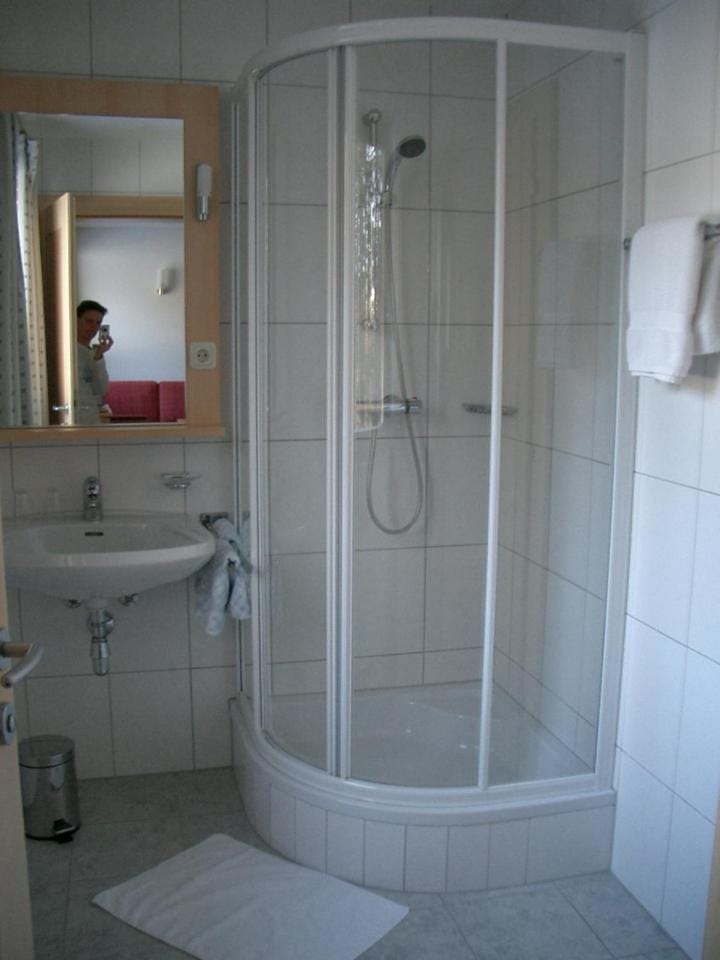 Bathroom, Decorative detail