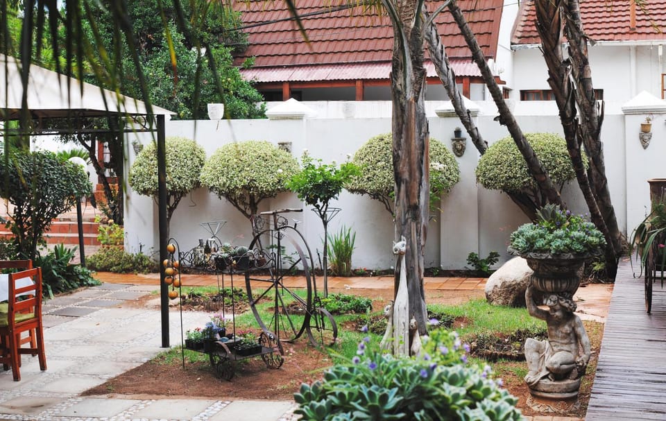 Property building, Garden, Decorative detail