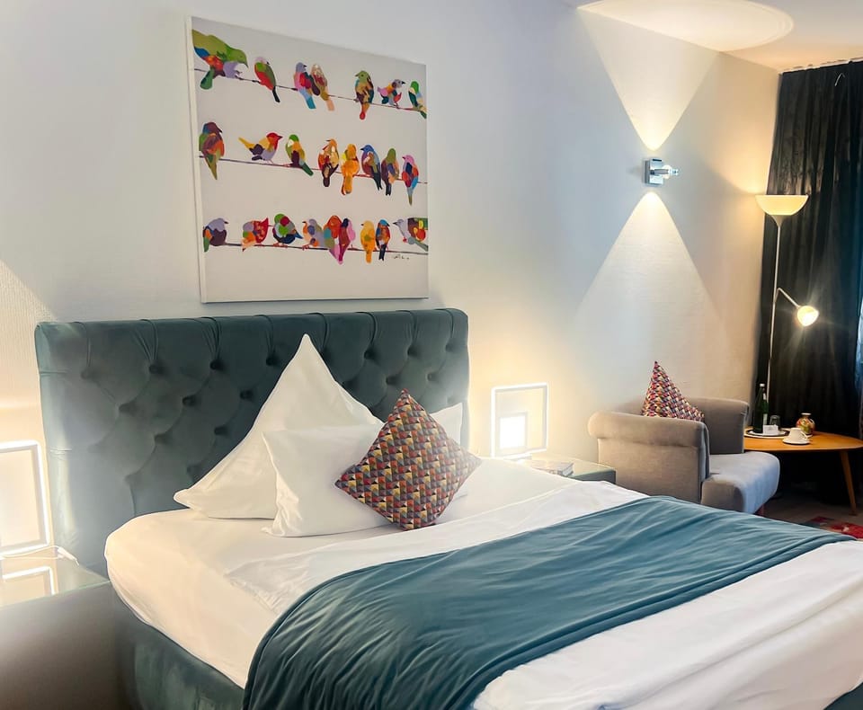 Bed, Seating area