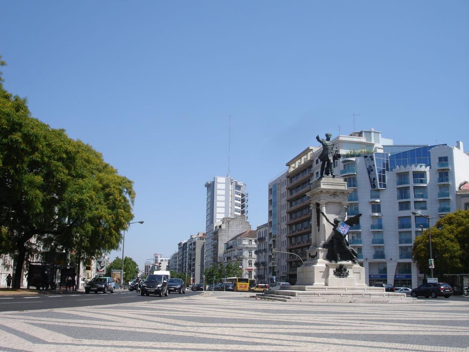 Residencia Whitelove Bed and Breakfast in Lisbon
