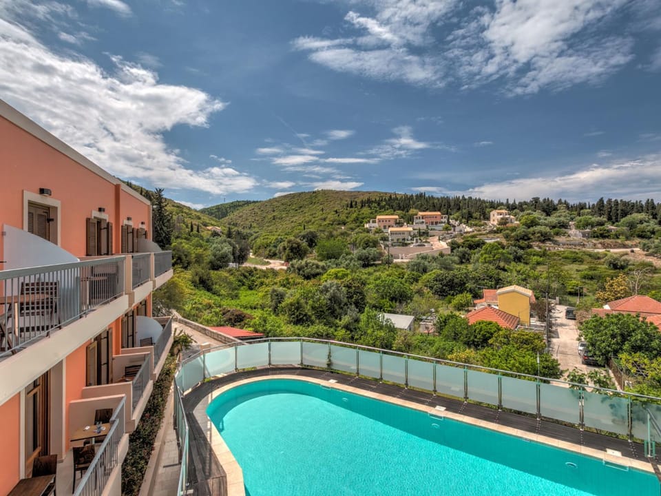 Mountain view, Pool view, Sea view