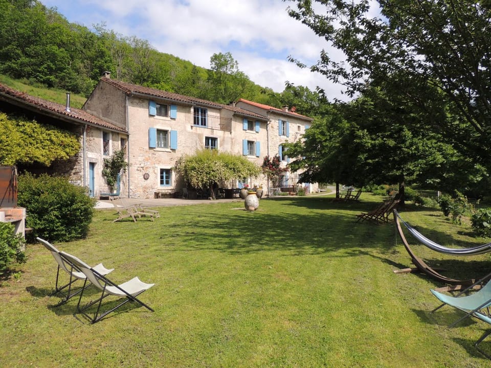 Property building, Spring, Day, Garden