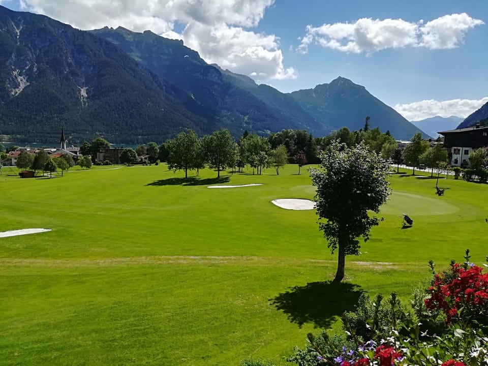 Golfcourse, Lake view, Lake view, Mountain view
