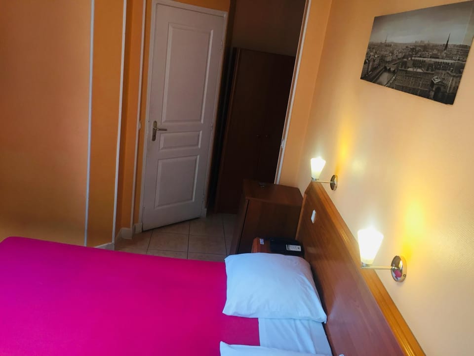 Paris Hôtel Le Mediterraneen Hotel in Paris