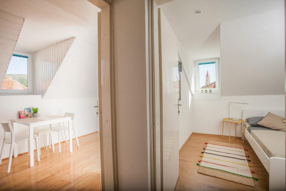 Bed, Living room, Dining area, Bedroom, Area and facilities