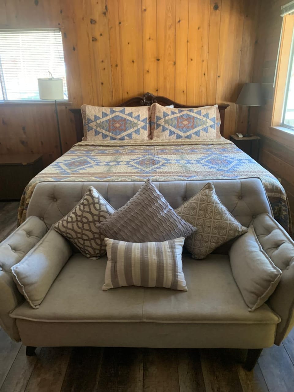 The Tamarack Lodge Nature lodge in Sierra Nevada