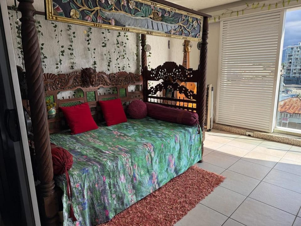 Inner City Cairns Penthouse- Xmas NY only Apartment in Cairns