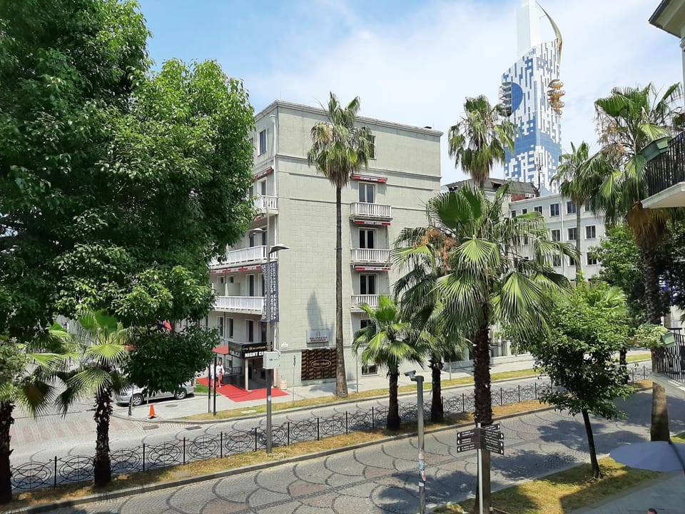Центр города Батуми Apartment Rustaveli 13 Apartment in Batumi