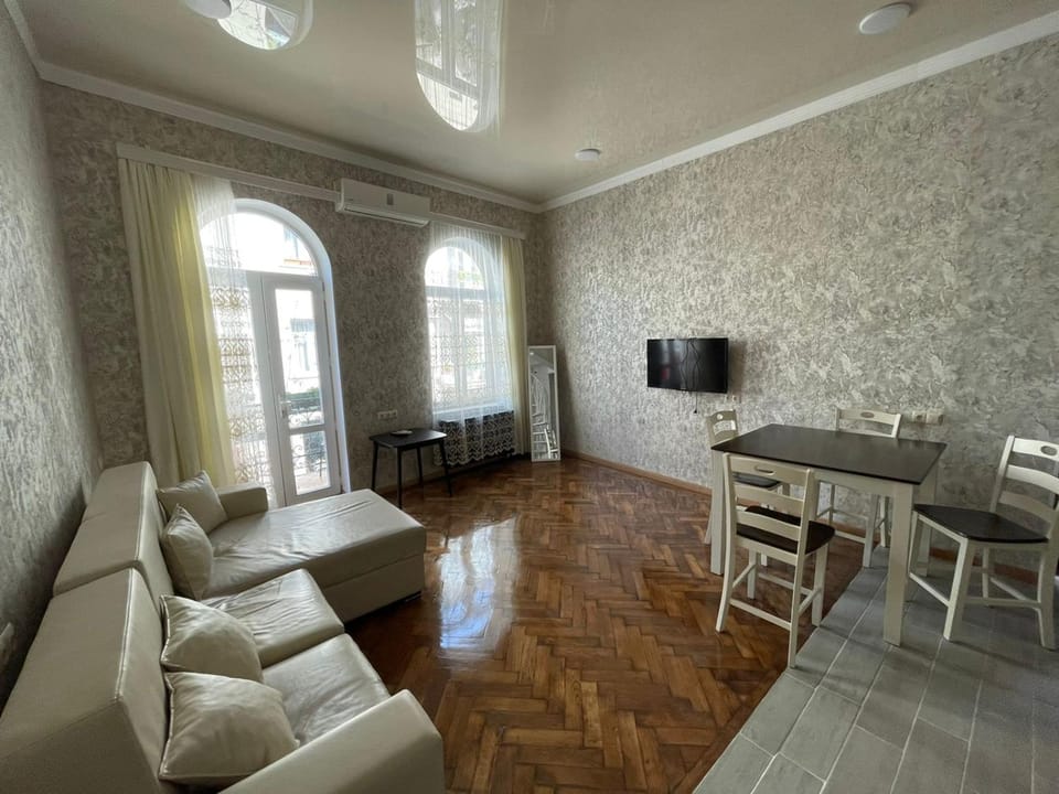 Центр города Батуми Apartment Rustaveli 13 Apartment in Batumi