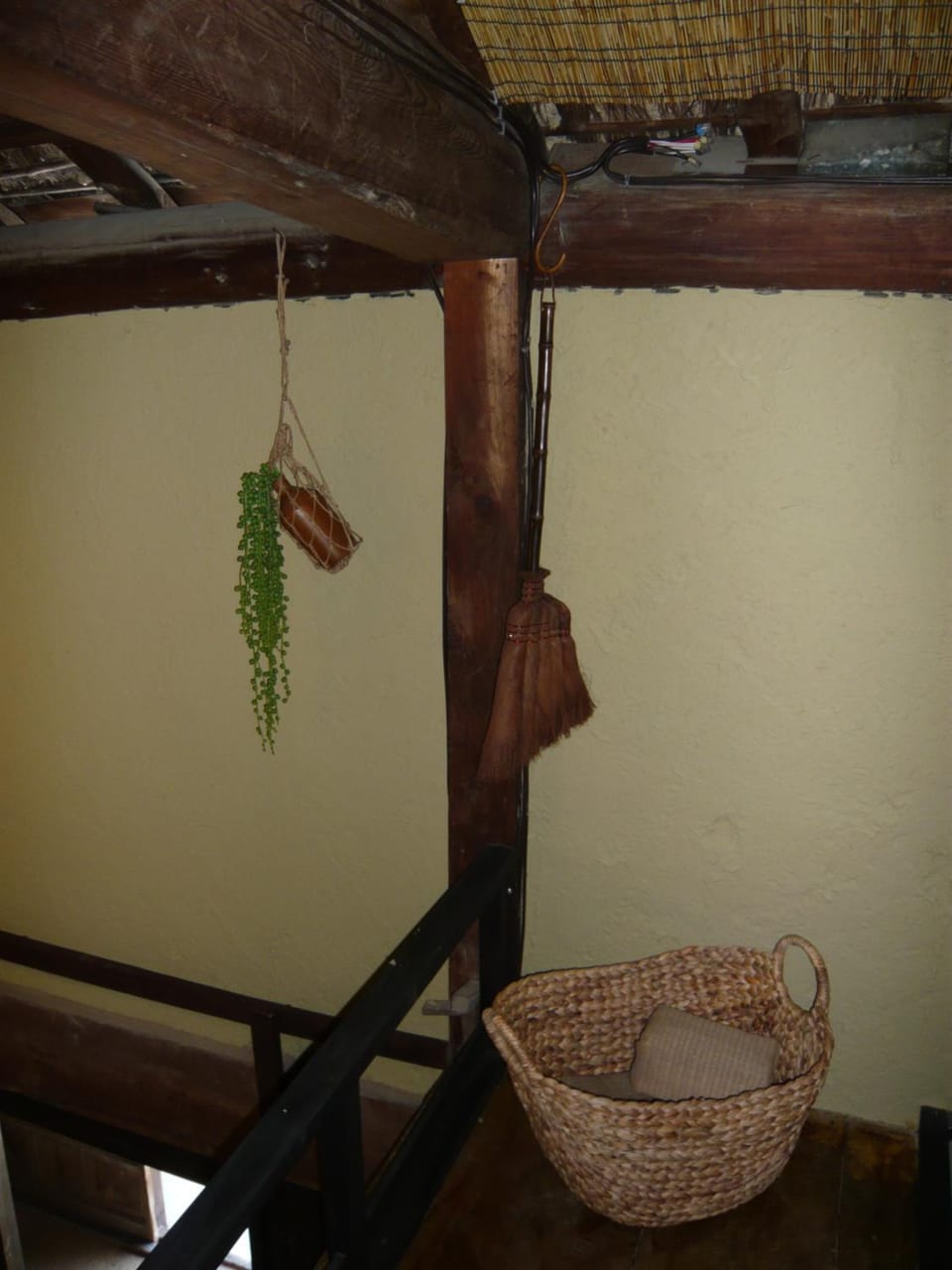 Photo of the whole room, Decorative detail
