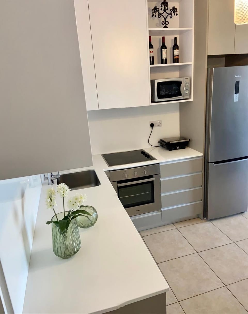 Kitchen or kitchenette, dishwasher, minibar, pet friendly, stove, toaster