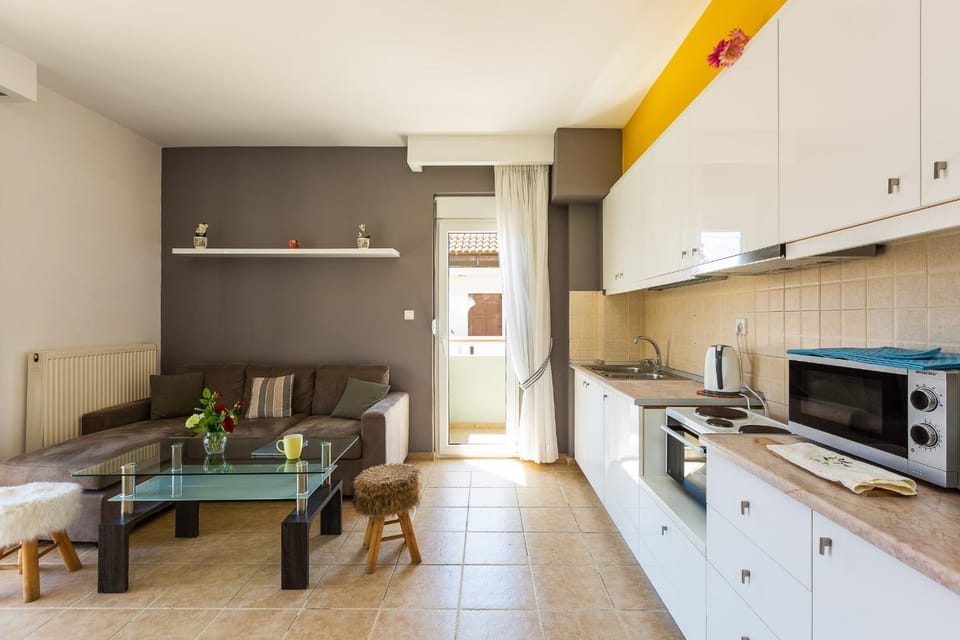 Kitchen or kitchenette, Living room, Seating area