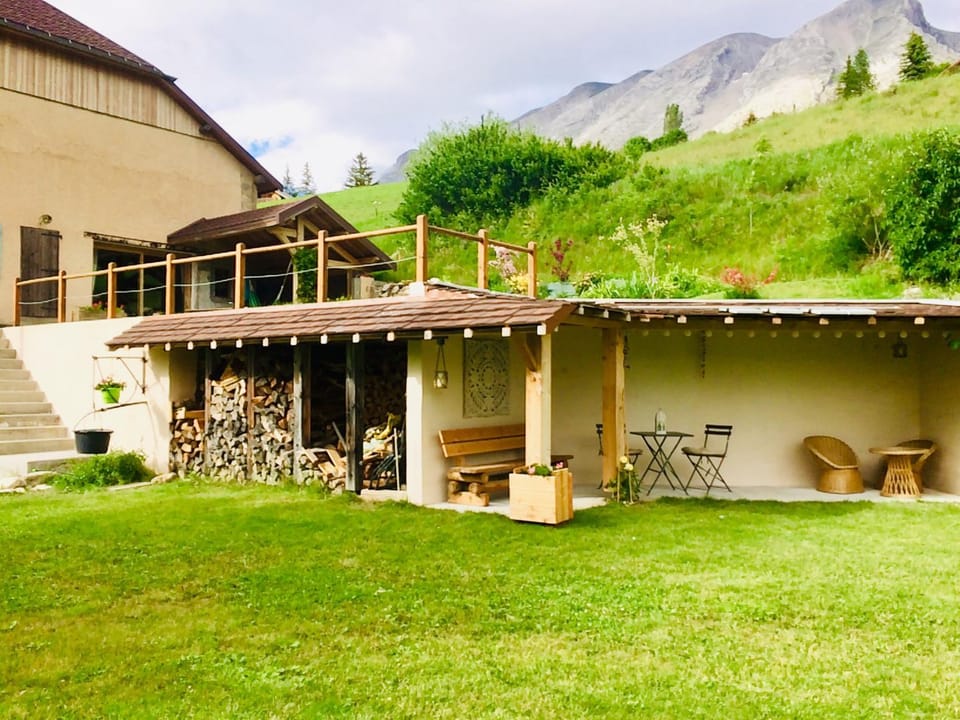 Patio, Natural landscape, Garden, Garden, Balcony/Terrace