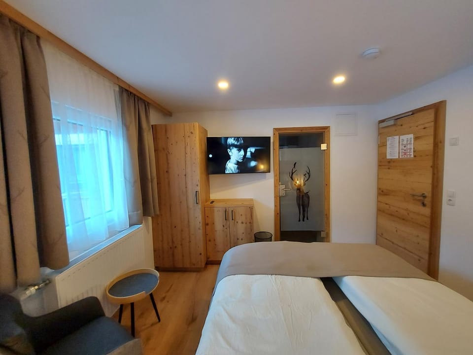 TV and multimedia, Bedroom, wardrobe