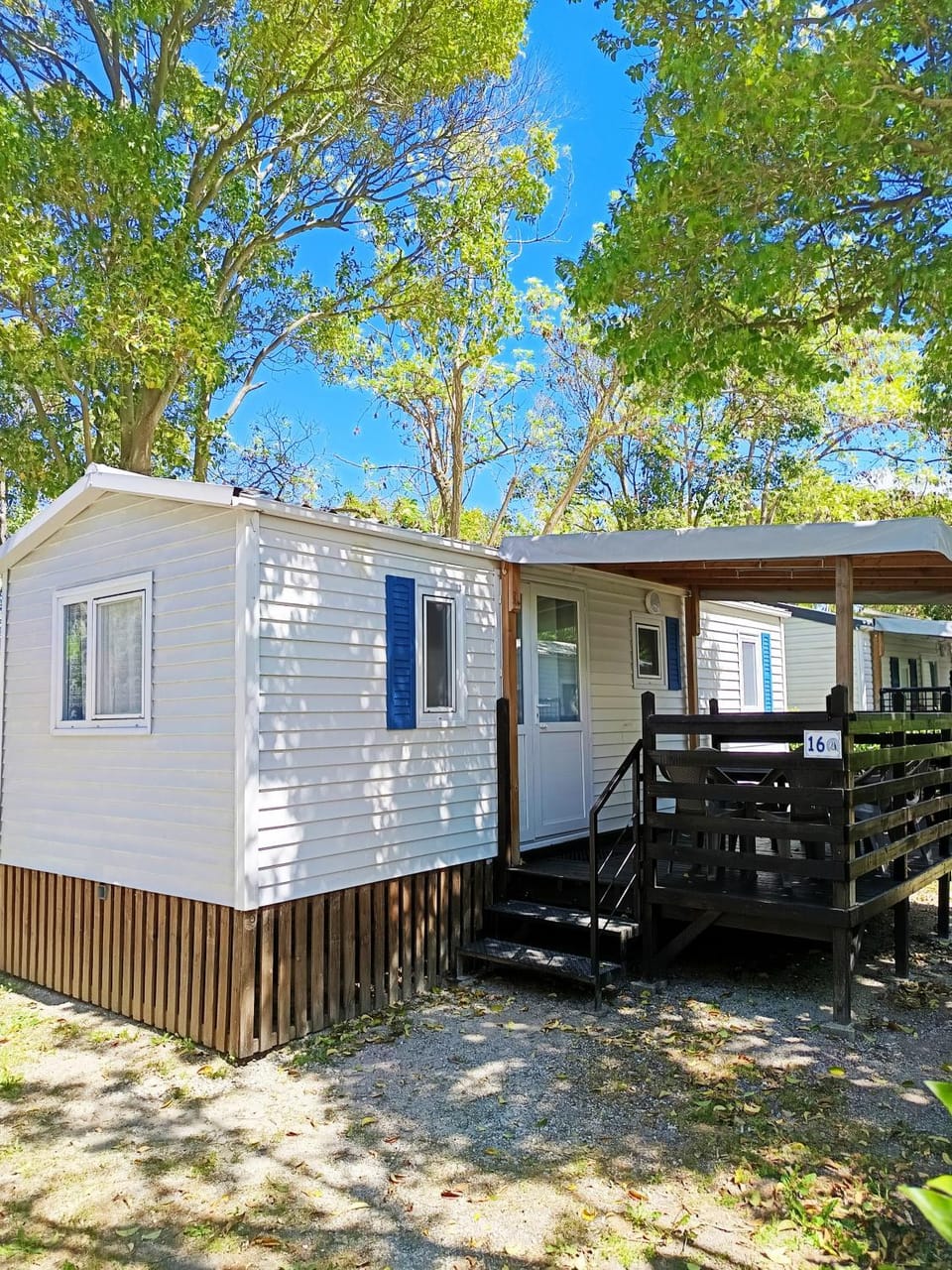 Camping la Chicanette Campground/ 
RV Resort in Arles