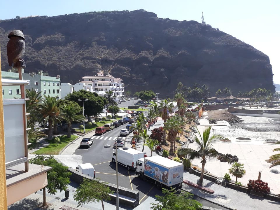 Nearby landmark, Street view