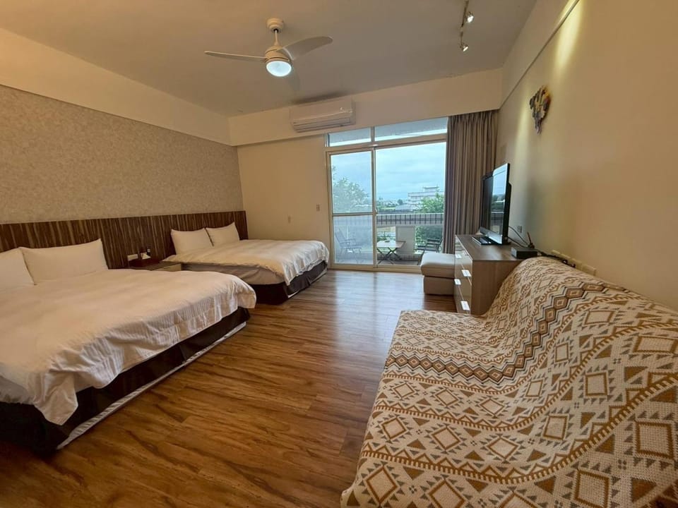 Photo of the whole room, Bedroom
