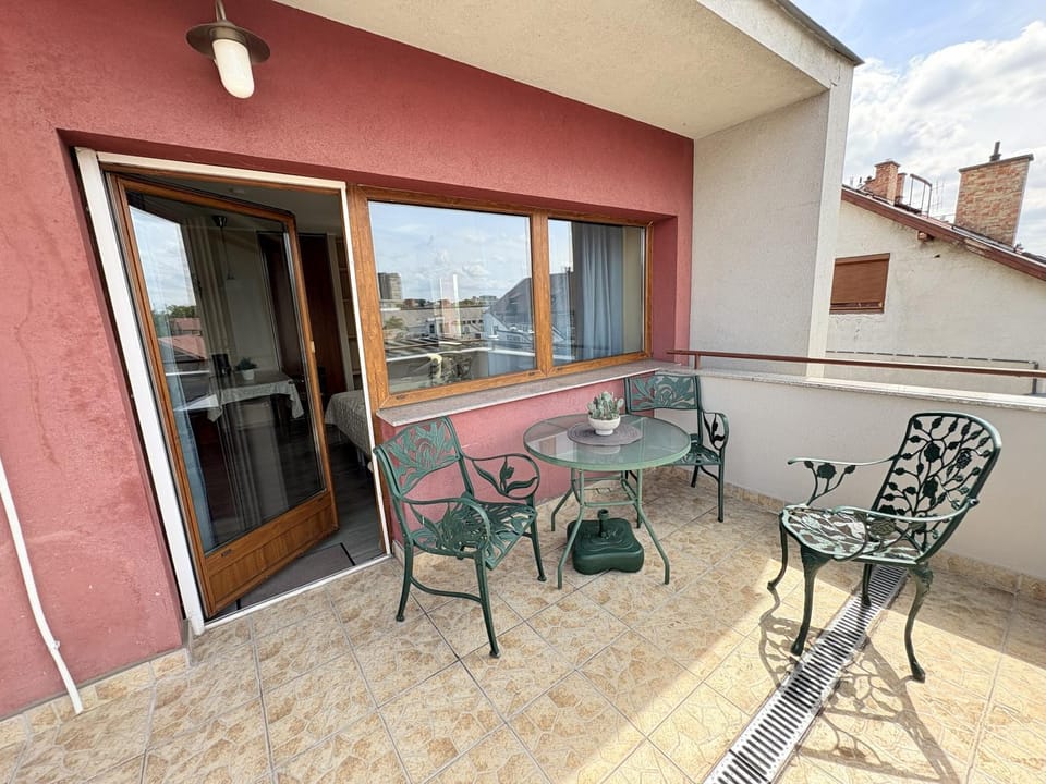 Patio, Balcony/Terrace, Balcony/Terrace