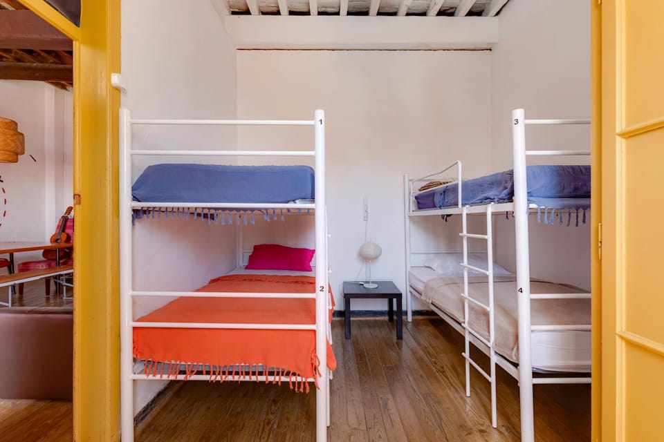 Bedroom, bunk bed