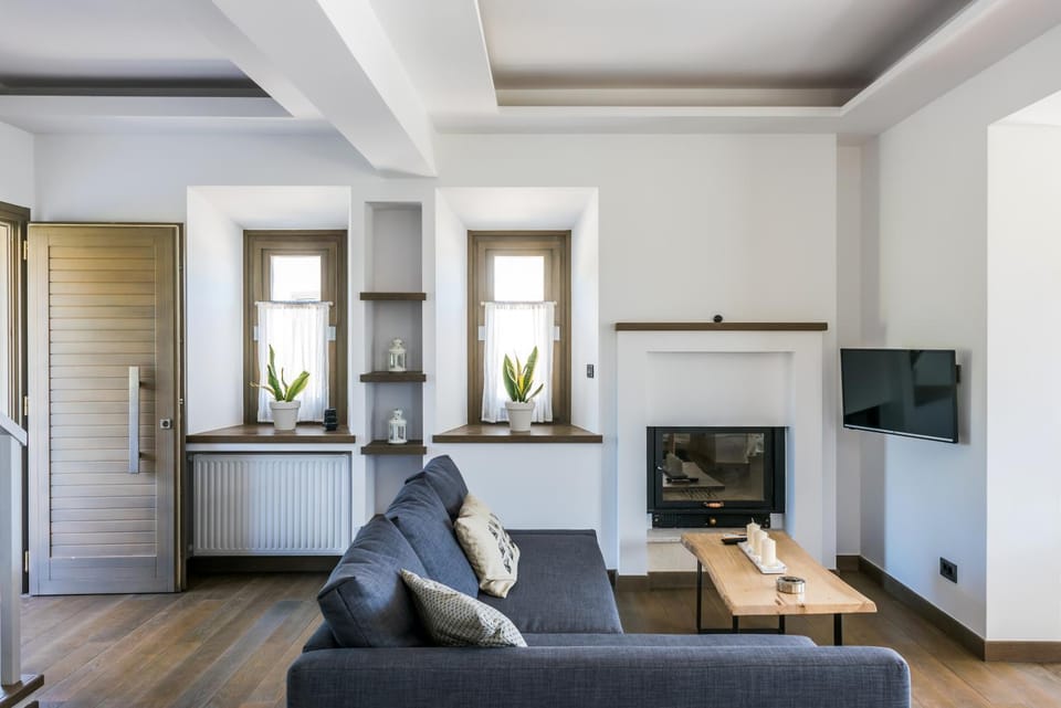 Communal lounge/ TV room, Living room