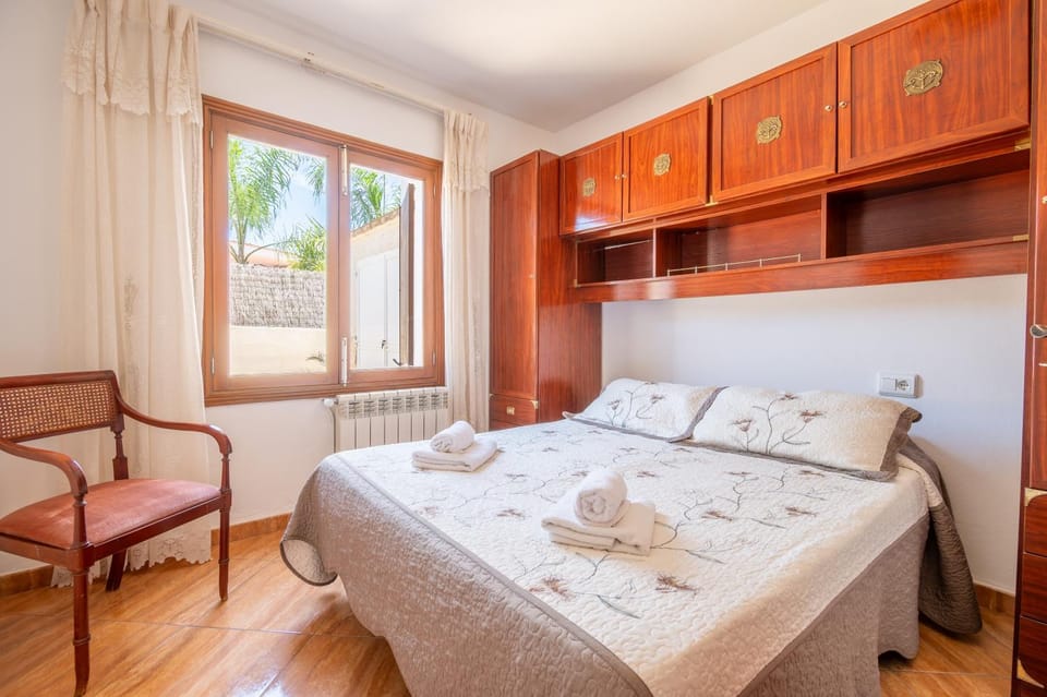 Property building, Living room, Bedroom