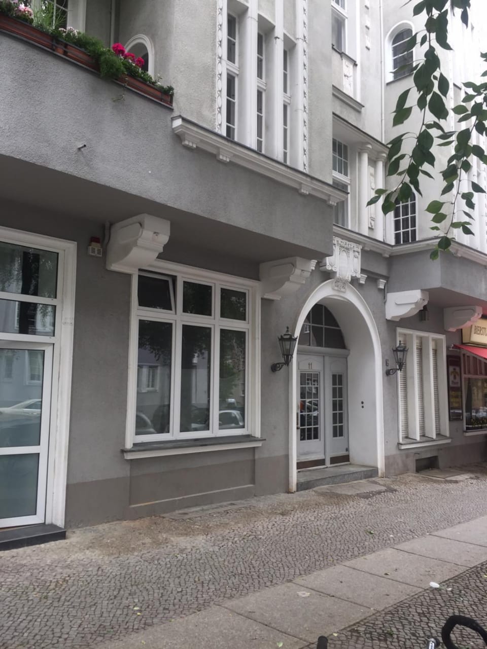 Facade/entrance
