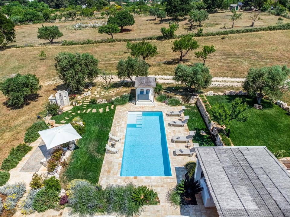 Property building, Day, Natural landscape, Bird's eye view, Garden, Pool view, Swimming pool