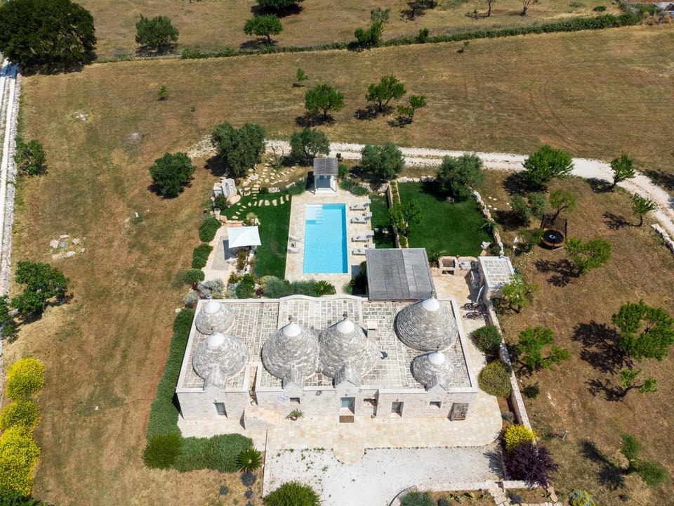 Property building, Bird's eye view, Swimming pool