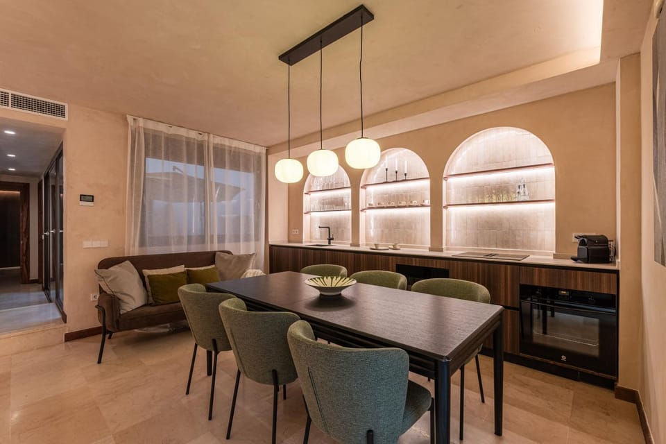 Living room, Dining area