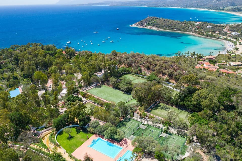 Natural landscape, Bird's eye view, Tennis court, Pool view, Sea view, Sports